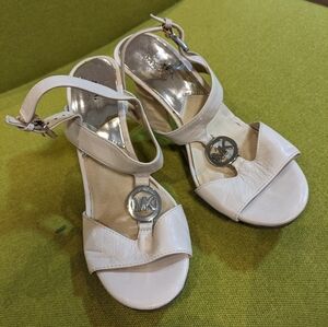 Michael Kors sandal pumps Beige leather Acrylic clear heels size 7.5